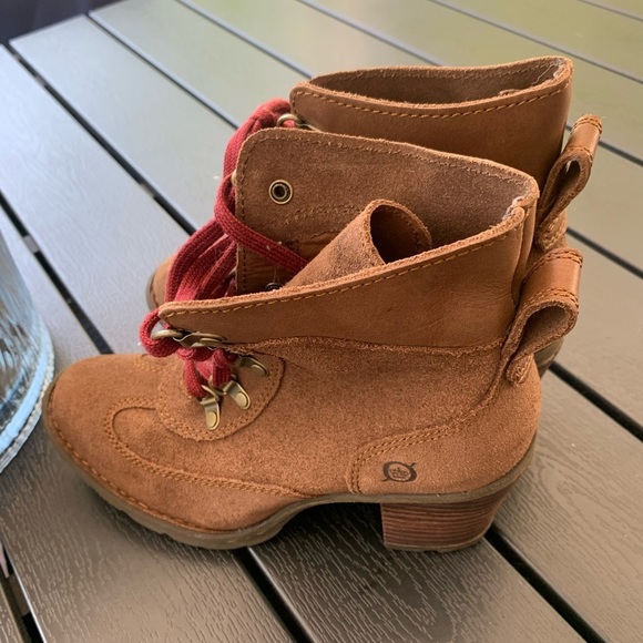 BORN leather handcrafted woman’s boots. Anti slip. Size 7. Full leather. - Picture 11 of 13